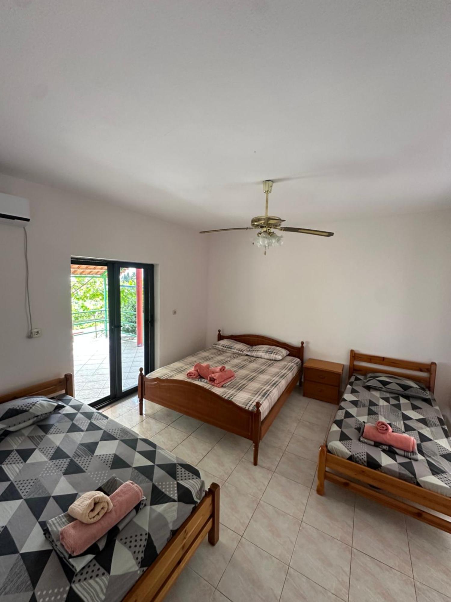 Romeo'S Guest House 2 Piqeras Exterior foto